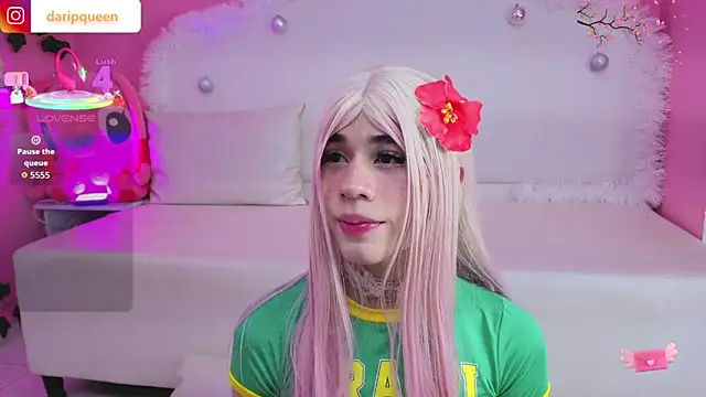 Snapshot of DaripQueen chatting on November 24, 2025, 2:28 pm DaripQueen online show from November 24, 2025, 2:28 pm