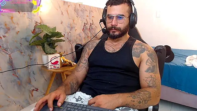 Snapshot of hanz_col chatting on September 15, 2025, 8:53 pm hanz col online show from September 15, 2025, 8:53 pm