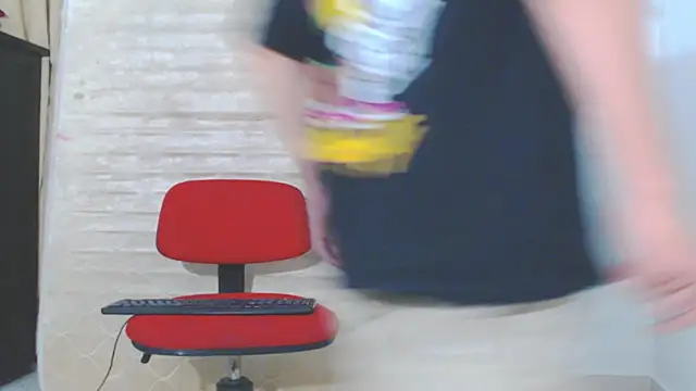 Keeny16 online show from December 4, 2024, 4:43 am