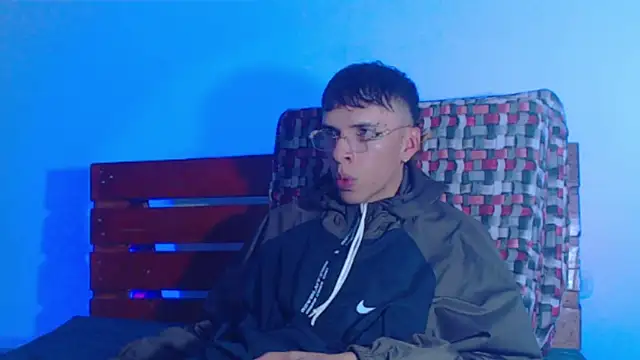 Keeny16 online show from February 25, 2025, 6:14 am