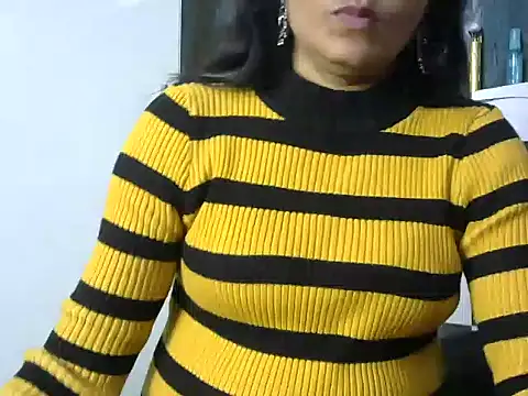 Snapshot of l_l_ish chatting on February 16, 2025, 10:10 am l l ish online show from February 16, 2025, 10:10 am