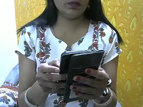Snapshot of l_l_ish chatting on March 9, 2025, 7:45 am l l ish online show from March 9, 2025, 7:45 am