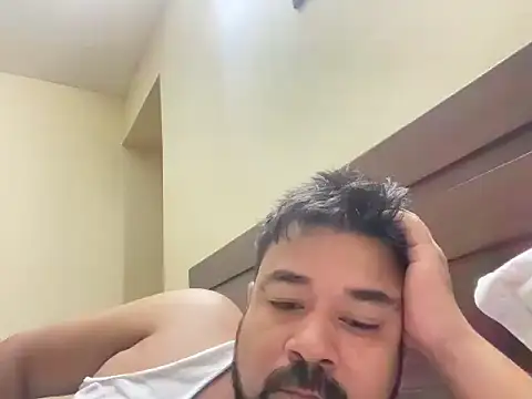 coolboy6566 online show from December 17, 2025, 1:00 am