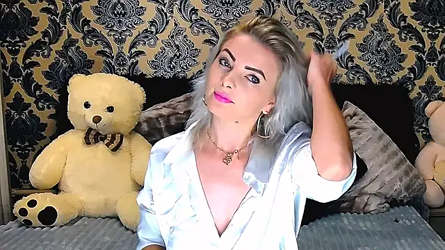 Snapshot of Aly_girl1 chatting on February 14, 2025, 10:17 am Aly girl1 online show from February 14, 2025, 10:17 am