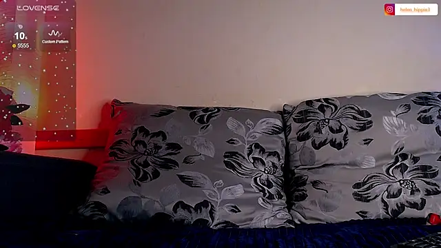 Snapshot of FoxRineHelen chatting on December 4, 2024, 12:41 am FoxRineHelen online show from December 4, 2024, 12:41 am