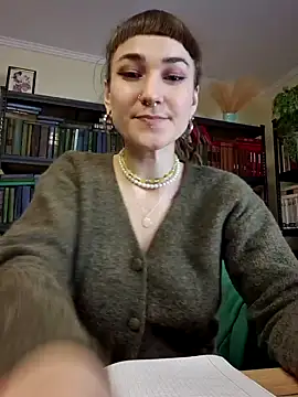 Snapshot of FoxRineHelen chatting on February 12, 2025, 2:32 pm FoxRineHelen online show from February 12, 2025, 2:32 pm