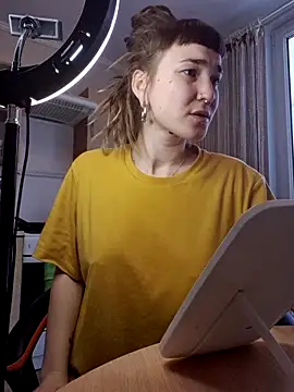 Snapshot of FoxRineHelen chatting on February 17, 2025, 10:51 am FoxRineHelen online show from February 17, 2025, 10:51 am