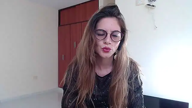 Snapshot of Hanny_24 chatting on December 10, 2024, 8:49 pm Hanny 24 online show from December 10, 2024, 8:49 pm