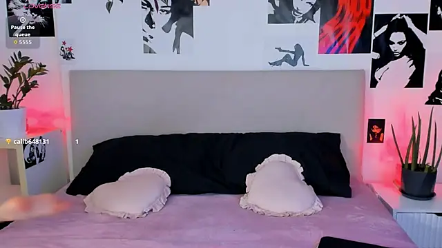 Lisa Moones online show from October 30, 2025, 6:30 pm