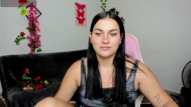 Snapshot of Emic_ chatting on February 13, 2025, 3:14 pm Emic online show from February 13, 2025, 3:14 pm