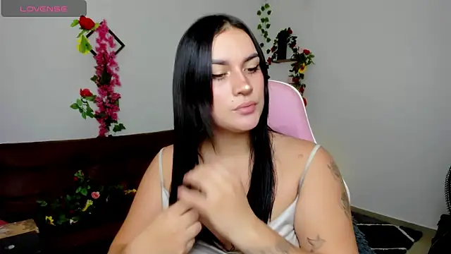 Snapshot of Emic_ chatting on February 16, 2025, 3:05 pm Emic online show from February 16, 2025, 3:05 pm