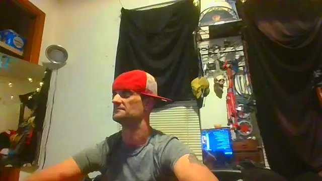 Snapshot of slinginbigD chatting on December 26, 2024, 1:51 am slinginbigD online show from December 26, 2024, 1:51 am