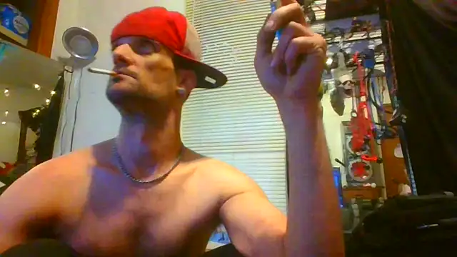 Snapshot of slinginbigD chatting on December 27, 2024, 10:48 pm slinginbigD online show from December 27, 2024, 10:48 pm
