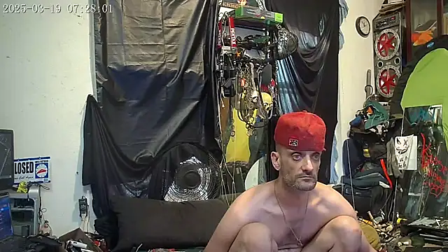 Snapshot of slinginbigD chatting on March 19, 2025, 1:29 pm slinginbigD online show from March 19, 2025, 1:29 pm