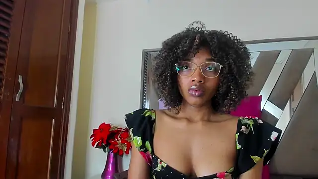 Snapshot of sara_williams01 chatting on March 17, 2025, 1:08 pm sara williams01 online show from March 17, 2025, 1:08 pm