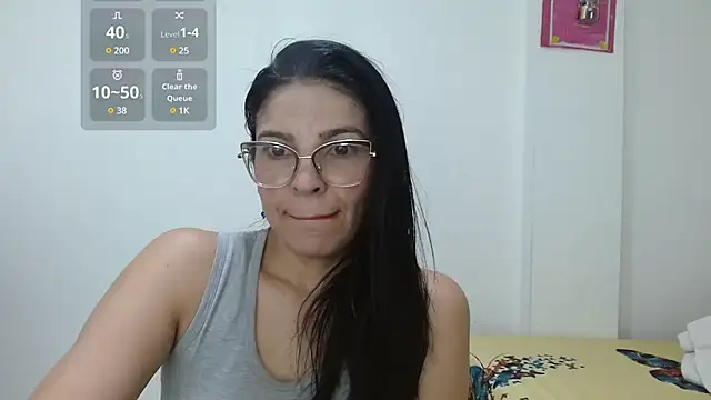 Snapshot of anybellucci43 chatting on December 14, 2024, 9:18 am anybellucci43 online show from December 14, 2024, 9:18 am