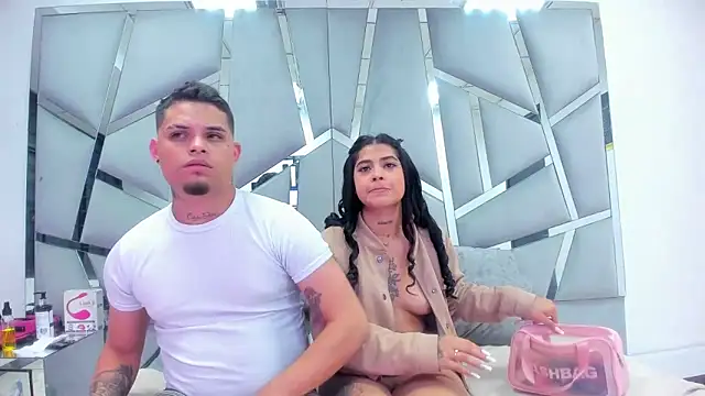 Snapshot of MelissaAndZeuss chatting on December 2, 2024, 8:09 am MelissaAndZeuss online show from December 2, 2024, 8:09 am