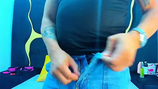 Snapshot of MelissaAndZeuss chatting on March 14, 2025, 4:21 am MelissaAndZeuss online show from March 14, 2025, 4:21 am