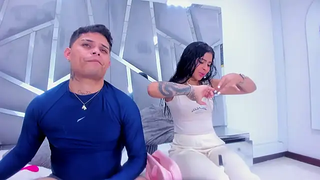 Snapshot of MelissaAndZeuss chatting on March 15, 2025, 5:19 am MelissaAndZeuss online show from March 15, 2025, 5:19 am