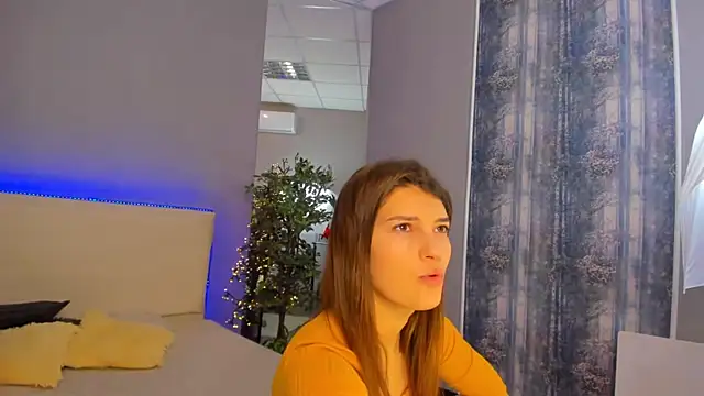 Laura Leee online show from January 18, 2025, 6:24 am