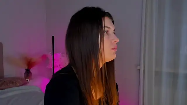 Laura Leee online show from March 8, 2025, 6:10 am