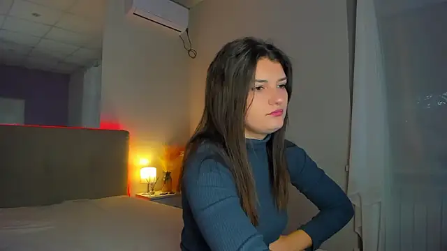 Laura Leee online show from October 6, 2025, 5:27 am