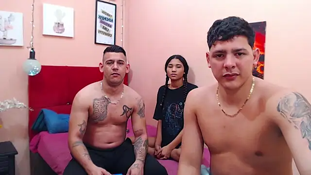 Snapshot of destroys_girls chatting on February 4, 2025, 4:48 am destroys girls online show from February 4, 2025, 4:48 am