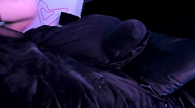 Midnightrose11 online show from February 13, 2025, 6:30 am