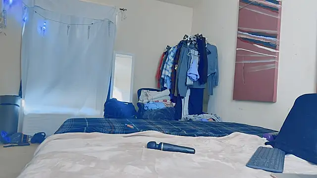 Snapshot of VeronicaRonnieTaylor chatting on December 24, 2024, 8:27 pm VeronicaRonnieTaylor online show from December 24, 2024, 8:27 pm