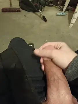 Snapshot of casper0303 chatting on December 28, 2024, 12:47 am casper0303 online show from December 28, 2024, 12:47 am