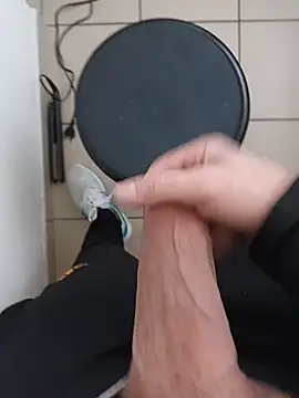 Snapshot of casper0303 chatting on January 18, 2025, 1:51 pm casper0303 online show from January 18, 2025, 1:51 pm