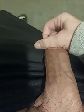 Snapshot of casper0303 chatting on February 4, 2025, 10:13 pm casper0303 online show from February 4, 2025, 10:13 pm