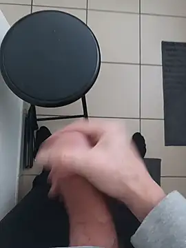 Snapshot of casper0303 chatting on February 5, 2025, 7:50 am casper0303 online show from February 5, 2025, 7:50 am