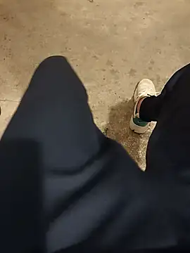 Snapshot of casper0303 chatting on February 13, 2025, 9:06 pm casper0303 online show from February 13, 2025, 9:06 pm