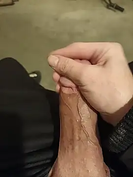 Snapshot of casper0303 chatting on February 16, 2025, 9:05 pm casper0303 online show from February 16, 2025, 9:05 pm