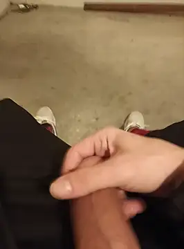 Snapshot of casper0303 chatting on February 28, 2025, 1:58 am casper0303 online show from February 28, 2025, 1:58 am