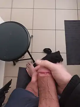 Snapshot of casper0303 chatting on March 10, 2025, 9:32 am casper0303 online show from March 10, 2025, 9:32 am