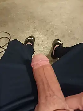 Snapshot of casper0303 chatting on March 21, 2025, 10:06 pm casper0303 online show from March 21, 2025, 10:06 pm