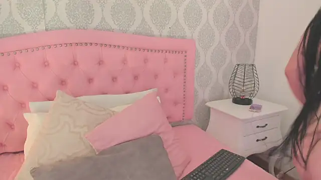 Snapshot of martina_rivera_ chatting on December 15, 2025, 11:58 am martina rivera online show from December 15, 2025, 11:58 am