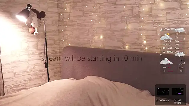 Snapshot of ___art chatting on December 10, 2024, 5:33 pm    art online show from December 10, 2024, 5:33 pm