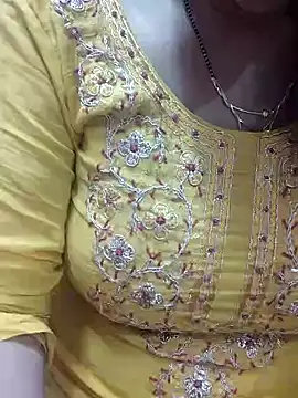 Snapshot of Urmila_bhabhii chatting on January 24, 2025, 2:08 pm Urmila bhabhii online show from January 24, 2025, 2:08 pm