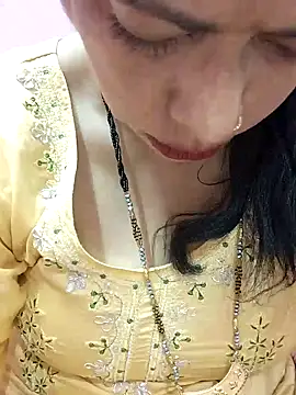 Snapshot of Urmila_bhabhii chatting on February 3, 2025, 6:13 am Urmila bhabhii online show from February 3, 2025, 6:13 am