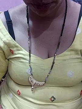 Snapshot of Urmila_bhabhii chatting on February 17, 2025, 3:53 pm Urmila bhabhii online show from February 17, 2025, 3:53 pm