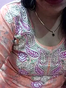 Snapshot of Urmila_bhabhii chatting on March 15, 2025, 3:48 pm Urmila bhabhii online show from March 15, 2025, 3:48 pm