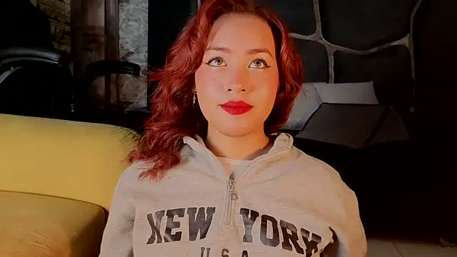 Snapshot of Estrella05_ chatting on October 20, 2025, 3:51 am Estrella05 online show from October 20, 2025, 3:51 am