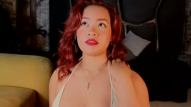 Snapshot of Estrella05_ chatting on October 28, 2025, 5:11 am Estrella05 online show from October 28, 2025, 5:11 am