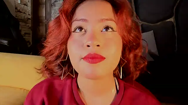 Snapshot of Estrella05_ chatting on October 30, 2025, 4:47 am Estrella05 online show from October 30, 2025, 4:47 am