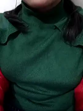 Snapshot of Riyu_05 chatting on December 27, 2024, 6:24 am Riyu 05 online show from December 27, 2024, 6:24 am