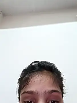 Snapshot of Riyu_05 chatting on January 10, 2025, 8:18 am Riyu 05 online show from January 10, 2025, 8:18 am