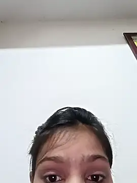 Snapshot of Riyu_05 chatting on February 8, 2025, 6:01 am Riyu 05 online show from February 8, 2025, 6:01 am